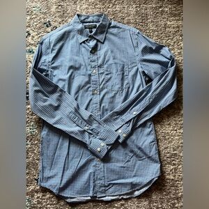 Men’s Banana Republic Blue Button Down Shirt size M